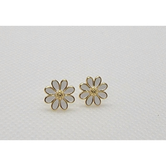 NIB Rachel Zoe White Flower Stud Earrings - Picture 3 of 6